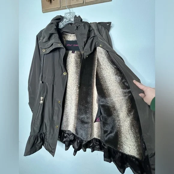 Betsey Johnson Brown Ruffle Edge Coat Size XS *missing hood button - Picture 6 of 16